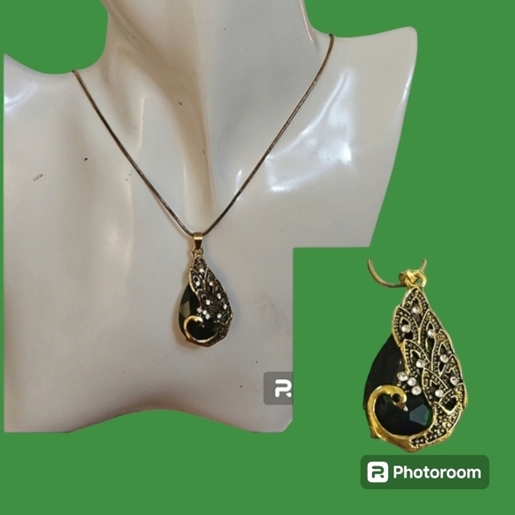 3/$30 Victorian Colonial Castlecore Peacock Pendant Snake Chain Necklace - Picture 1 of 6